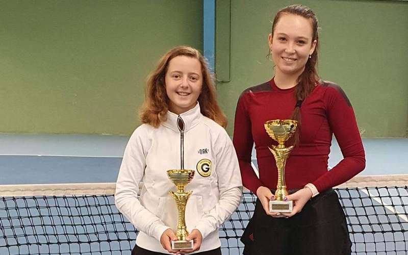 A finalista BÃró Melinda és a nyertes Bartha Panna